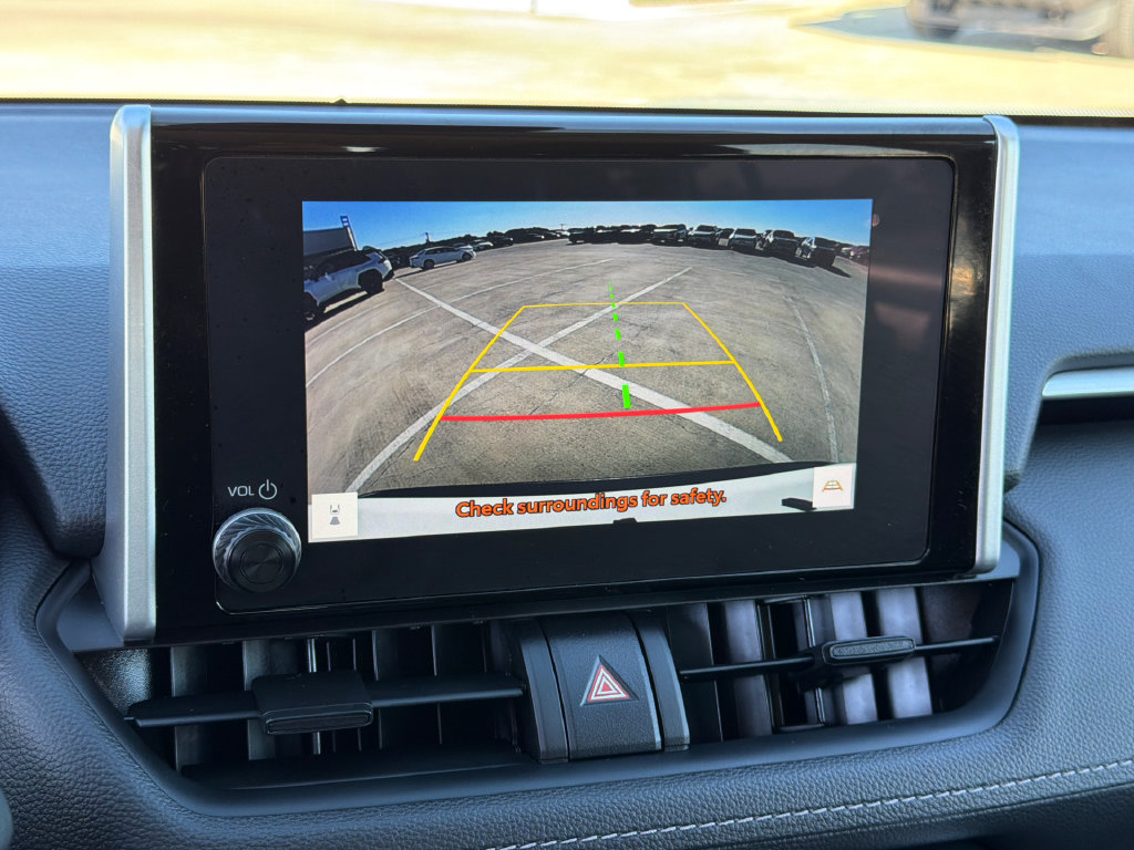 Used 2025 Toyota RAV4 XLE AWD/4WD image 27