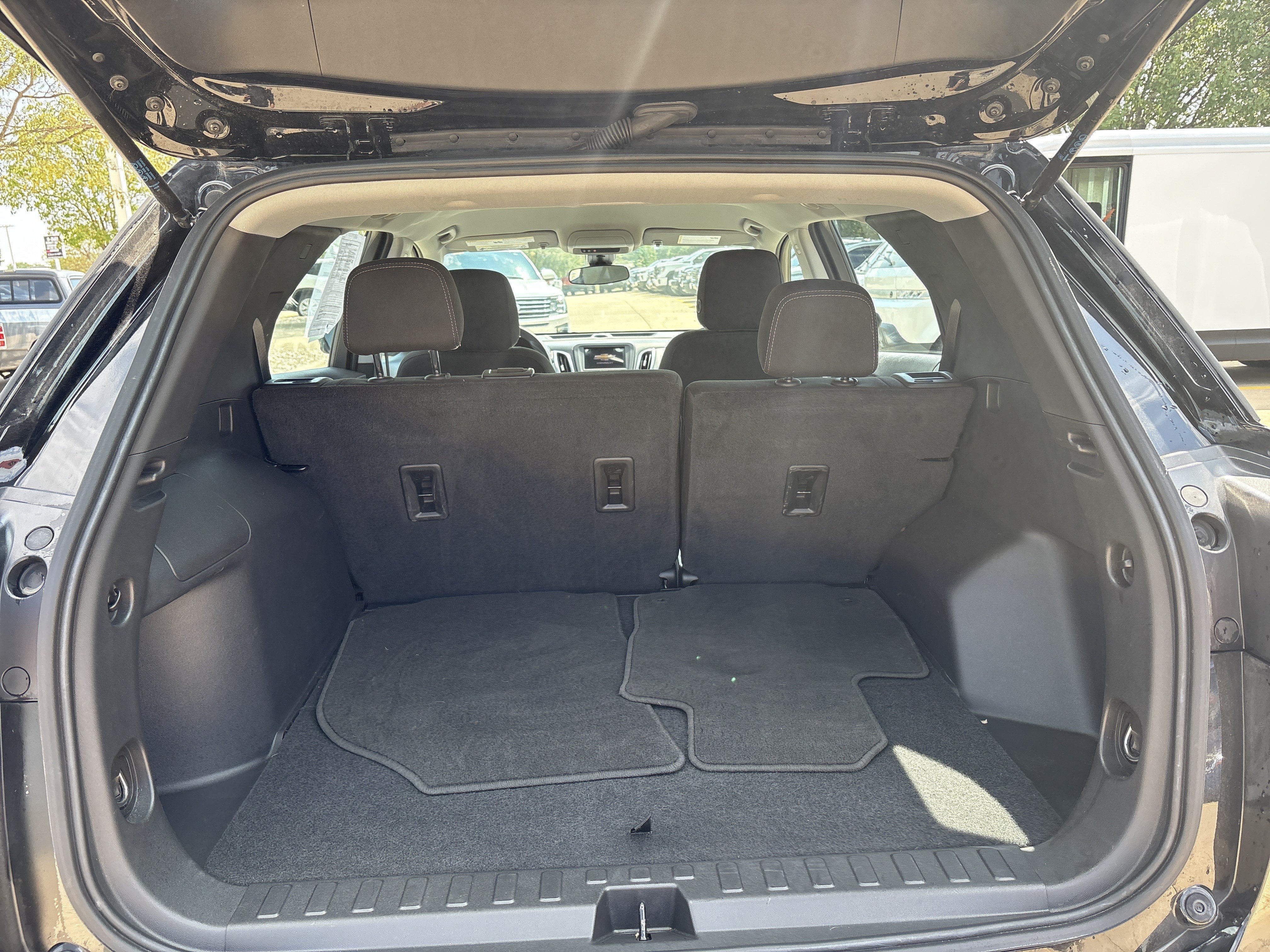 Used 2024 Chevrolet Equinox LS w/ Midnight Edition FWD image 12