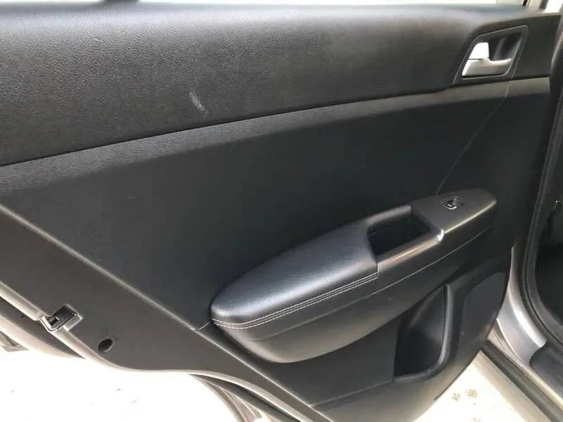 Used 2018 Kia Sportage LX FWD image 6