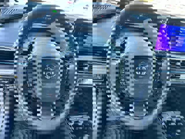 Used 2024 Toyota Prius XLE image 17