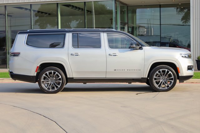 Used 2023 Jeep Grand Wagoneer L Series III w/ Rear Seat Video Group 1 image 4