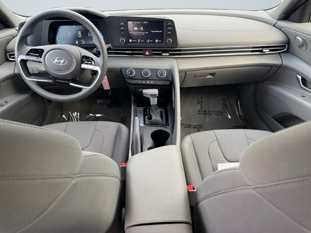 Used 2026 Hyundai Elantra SE FWD image 10