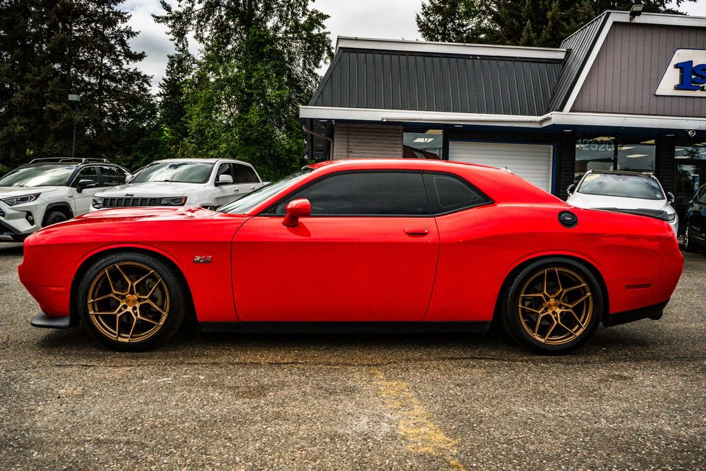 Used 2022 Dodge Challenger R/T w/ Blacktop Package RWD image 19