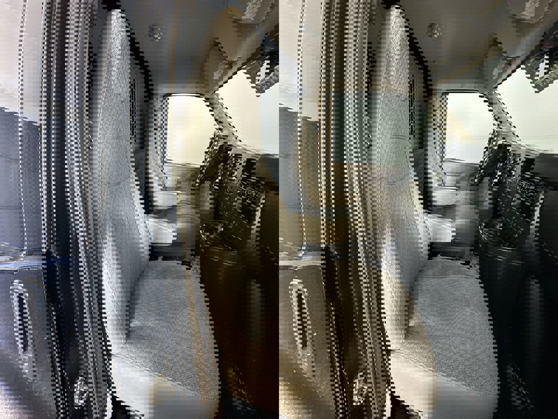 Used 2020 Chevrolet Express 3500 image 31