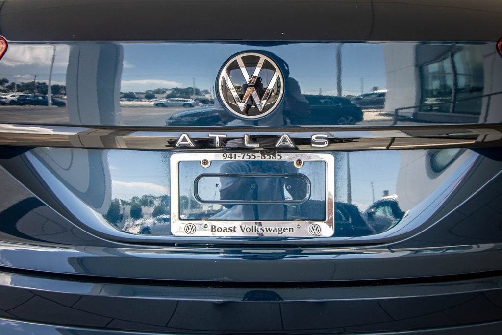 Used 2023 Volkswagen Atlas Cross Sport SEL R-Line AWD/4WD image 15