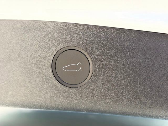 Used 2023 Tesla Model 3 Standard Range image 11