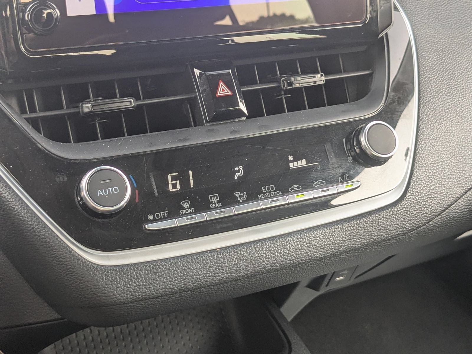 Used 2024 Toyota Corolla LE FWD image 23
