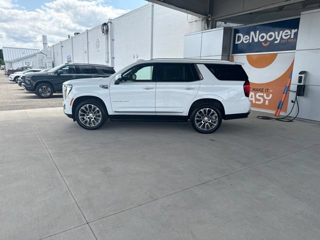 Used 2025 GMC Yukon Denali AWD/4WD image 7