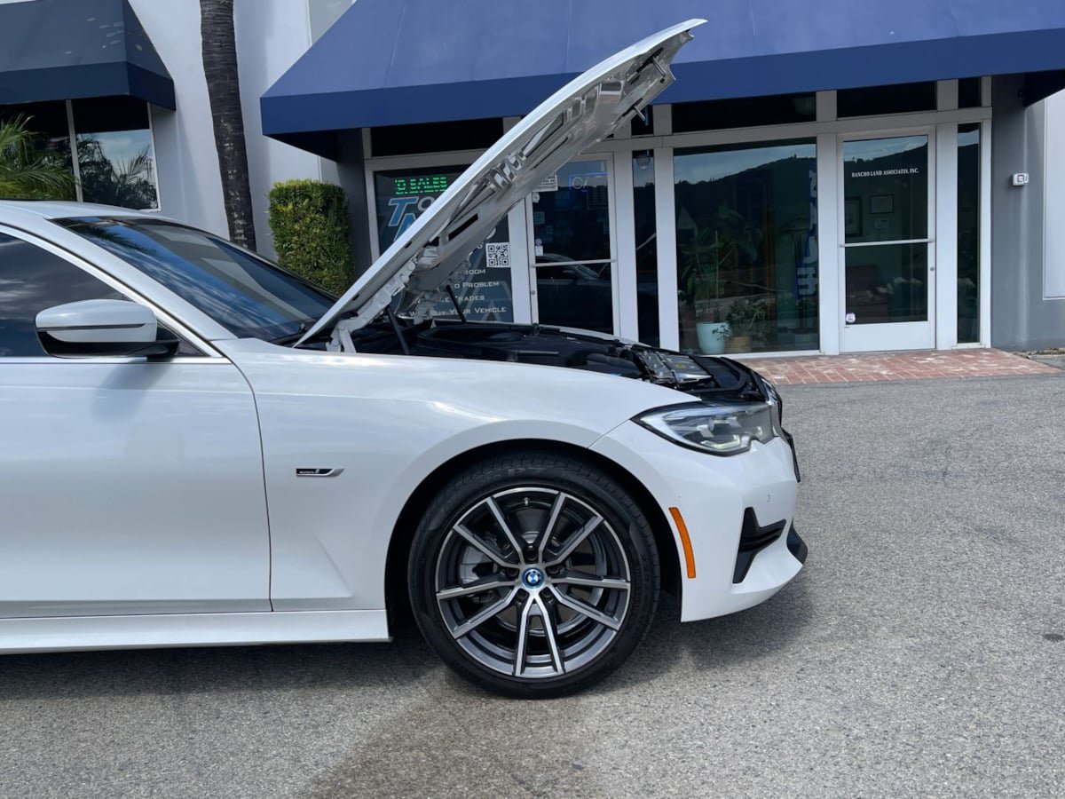 Used 2022 BMW 330e w/ Driving Assistance Package RWD image 36