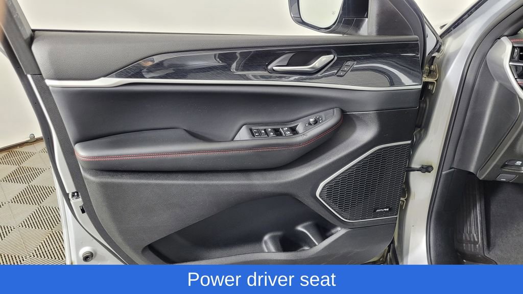 Used 2022 Jeep Grand Cherokee Trailhawk w/ Luxury Tech Group III image 13