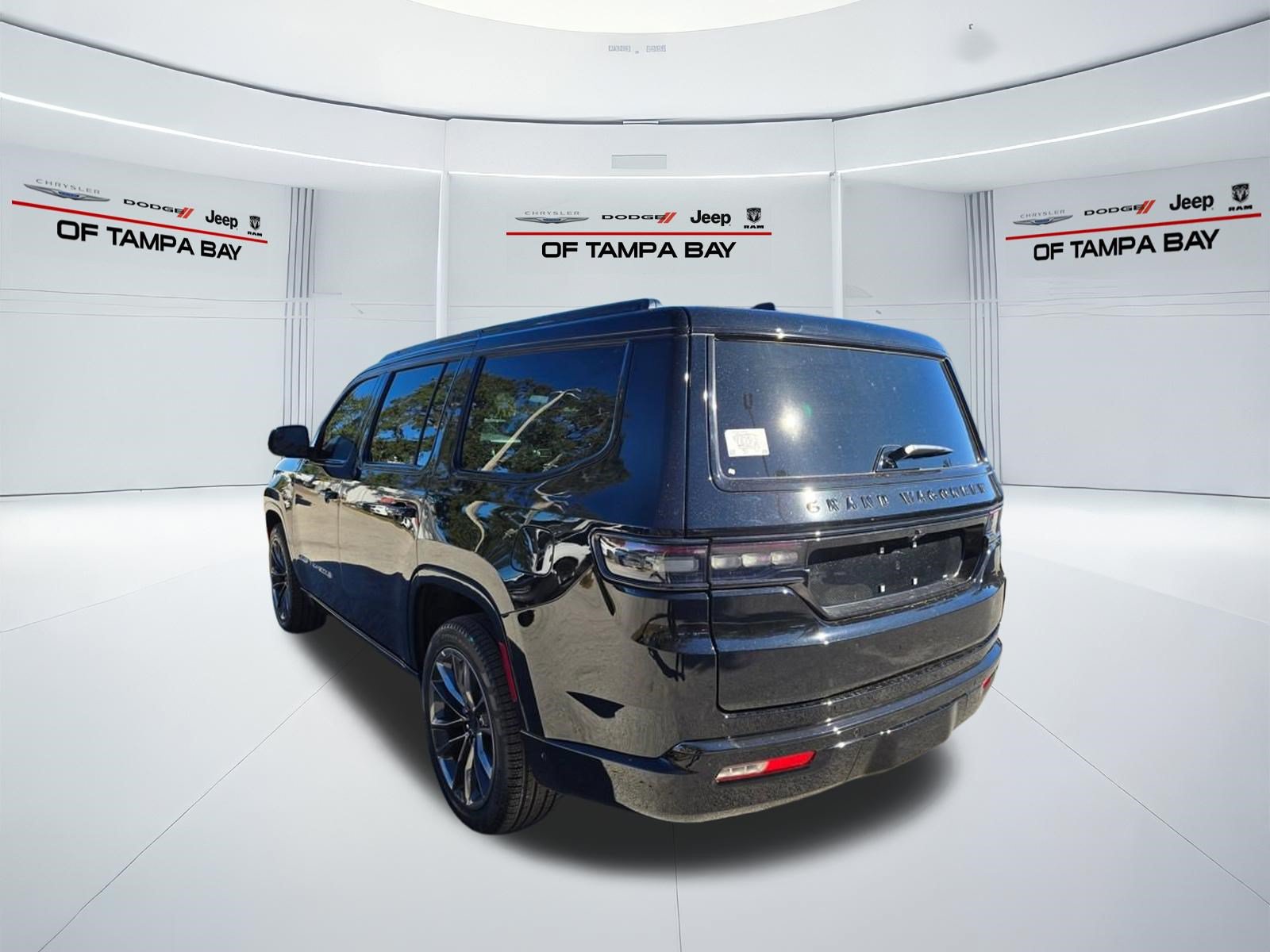 New 2025 Jeep Grand Wagoneer Series II Obsidian w/ Quick Order Packagew 28T AWD/4WD image 4