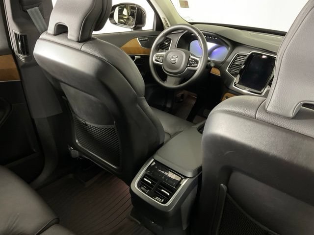 Certified 2025 Volvo XC90 B5 Plus w/ Protection Package AWD/4WD image 32