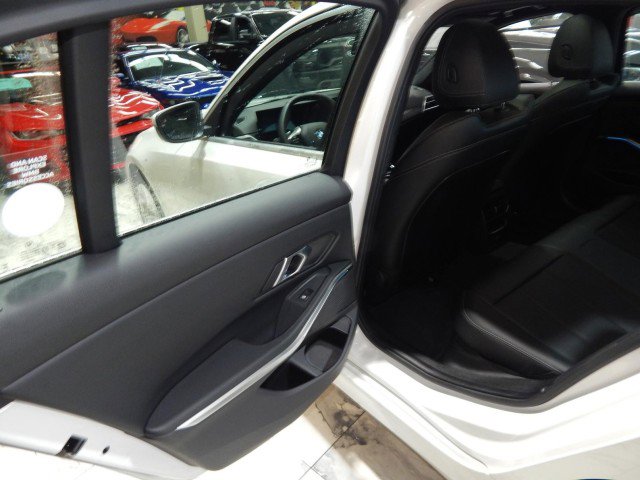Used 2025 BMW 330i xDrive Sedan w/ Convenience Package image 36