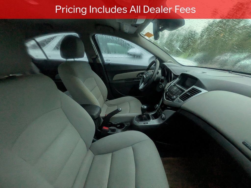 Used 2013 Chevrolet Cruze Eco w/ Enhanced Safety Package FWD image 9