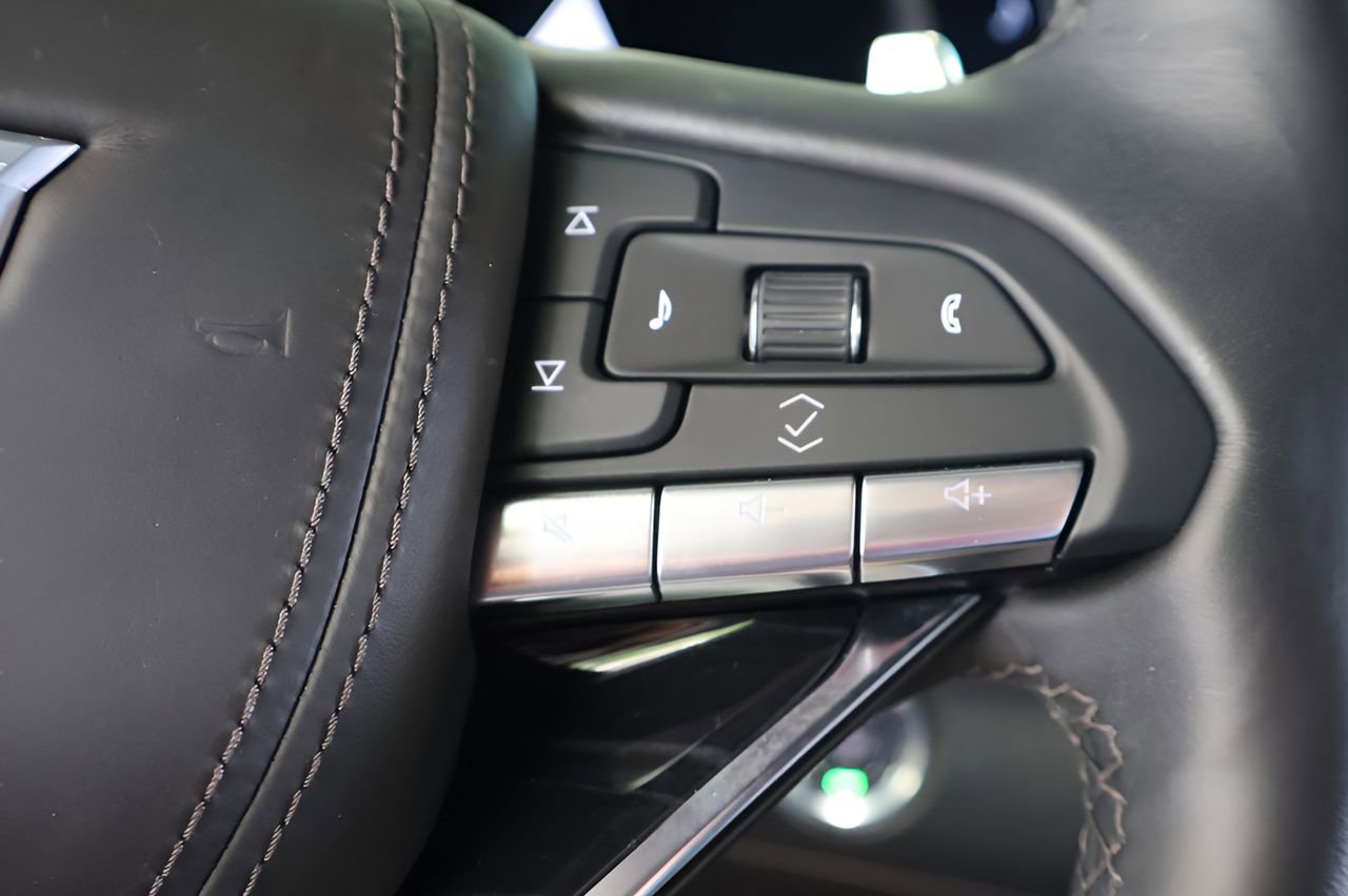 Certified 2024 Cadillac Escalade V w/ LPO, ONYX Package AWD/4WD image 25