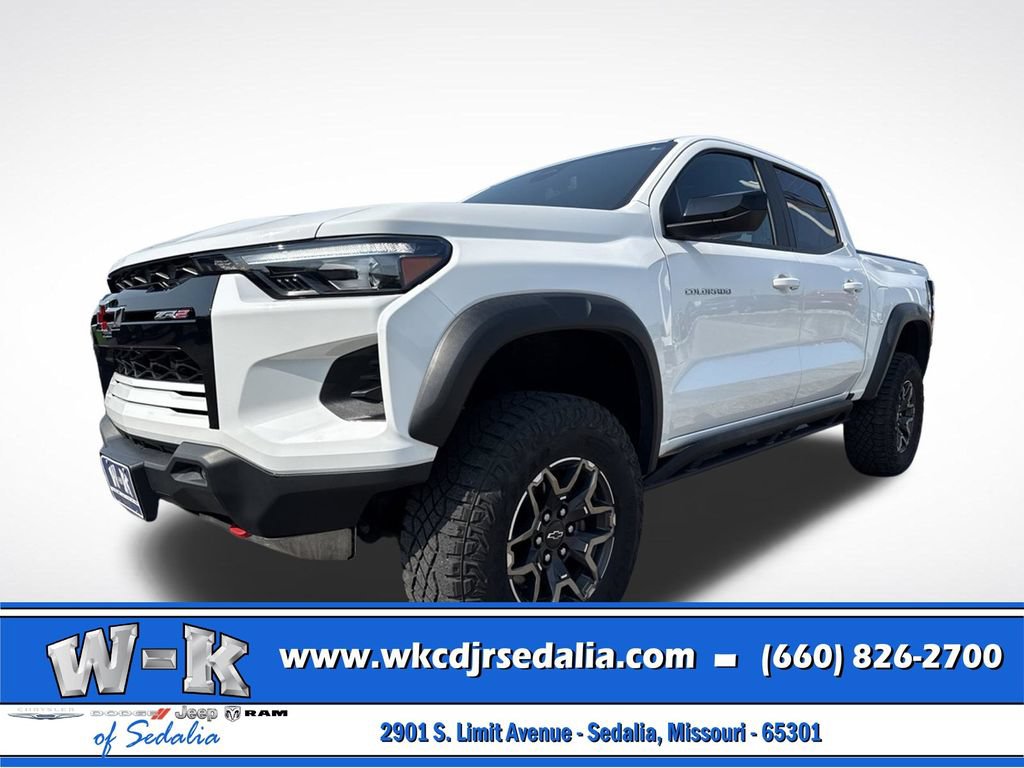 Used 2024 Chevrolet Colorado ZR2 AWD/4WD image 16