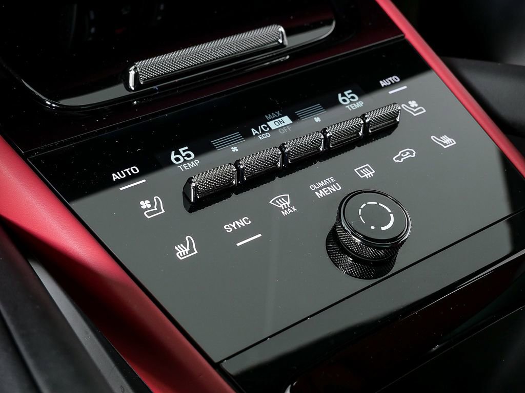Certified 2024 Porsche Cayenne AWD/4WD image 17