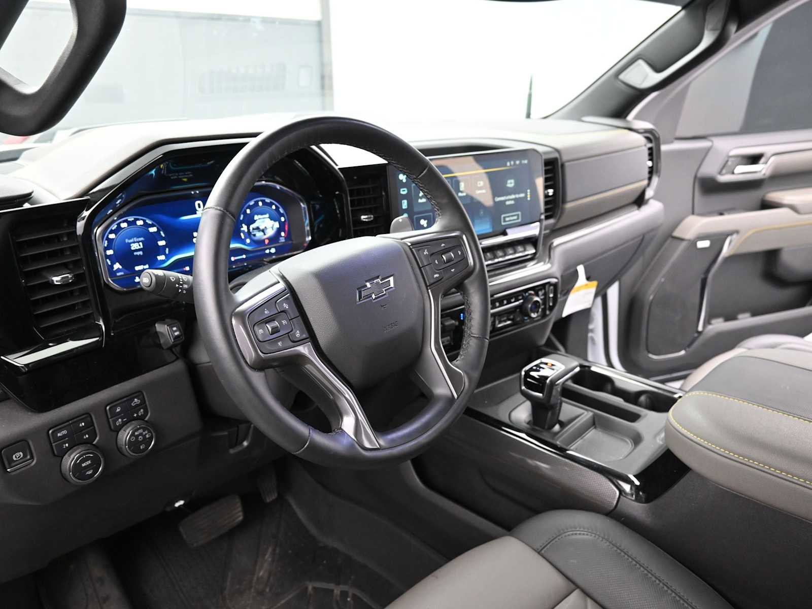 Used 2024 Chevrolet Silverado 1500 ZR2 image 10