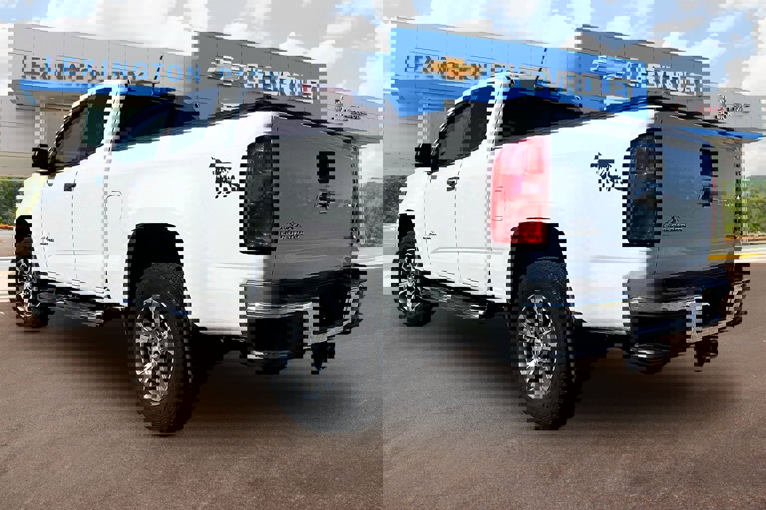 Used 2018 Chevrolet Colorado W/T image 3