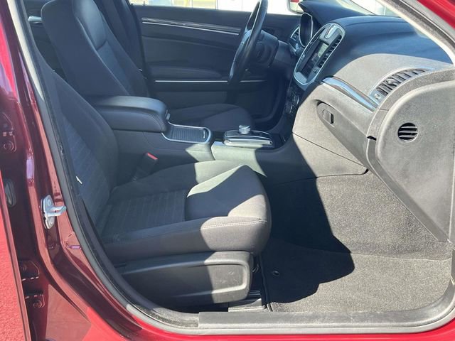 Used 2022 Chrysler 300 Touring image 23