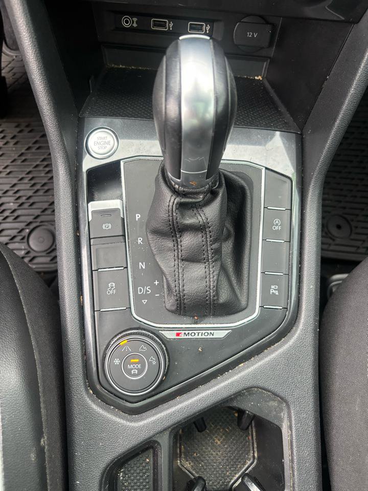 Used 2018 Volkswagen Tiguan SEL Premium AWD/4WD image 11