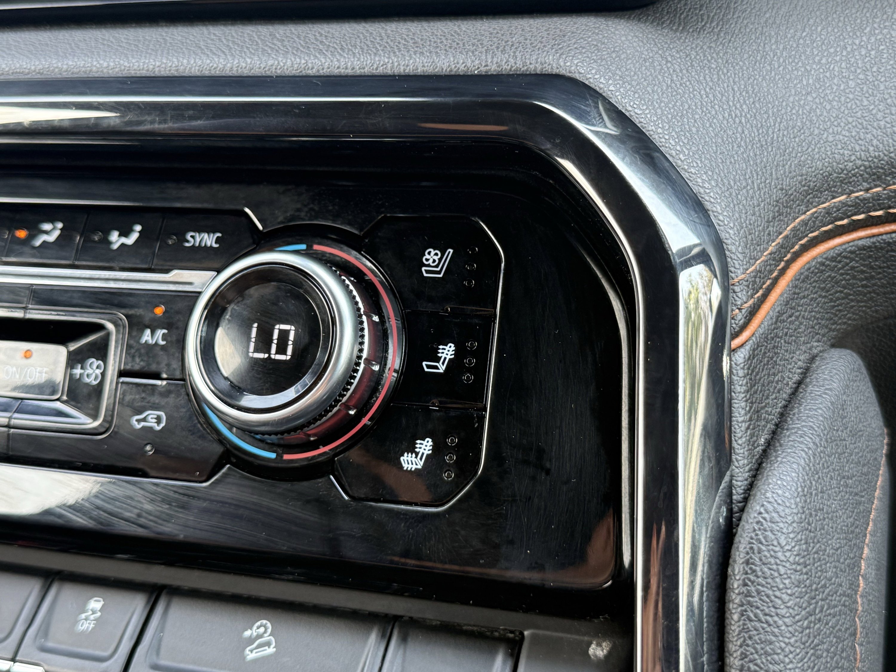 Used 2024 GMC Sierra 1500 AT4 image 71