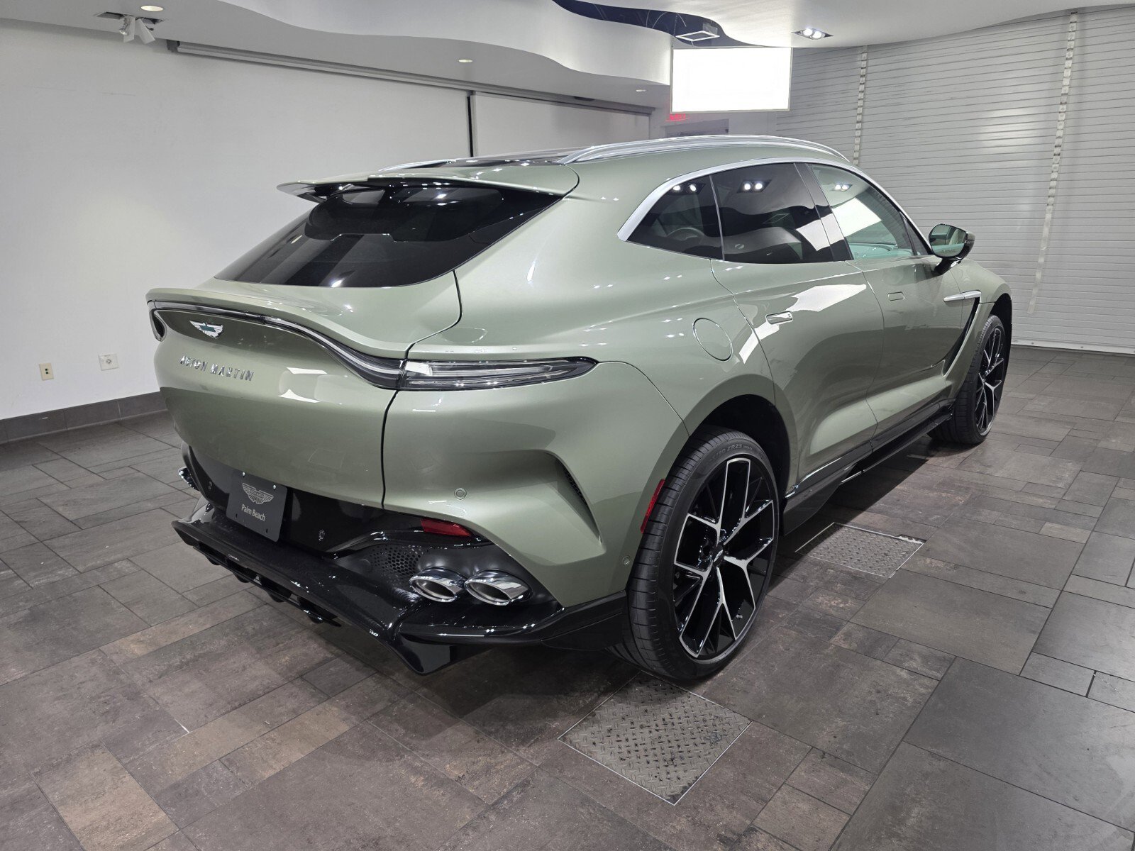 New 2026 Aston Martin DBX 707 image 29
