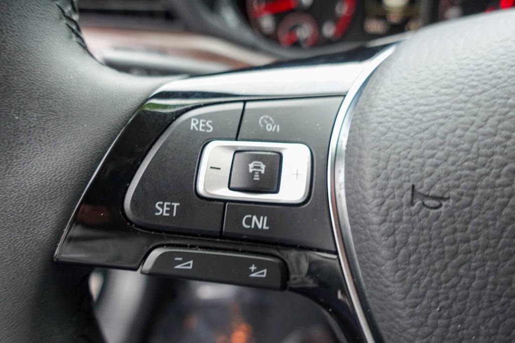 Used 2022 Volkswagen Passat 2.0T image 13