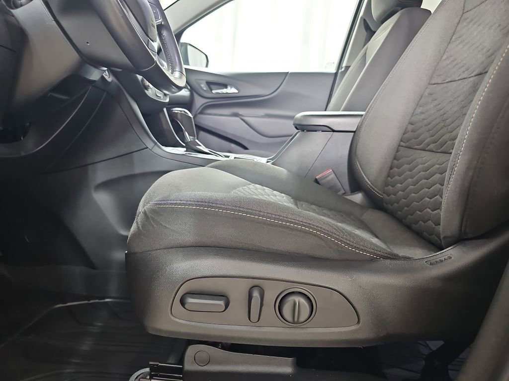 Used 2020 Chevrolet Equinox LT image 34