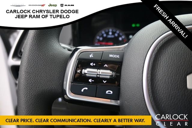 Used 2023 Kia Sorento LX FWD image 15