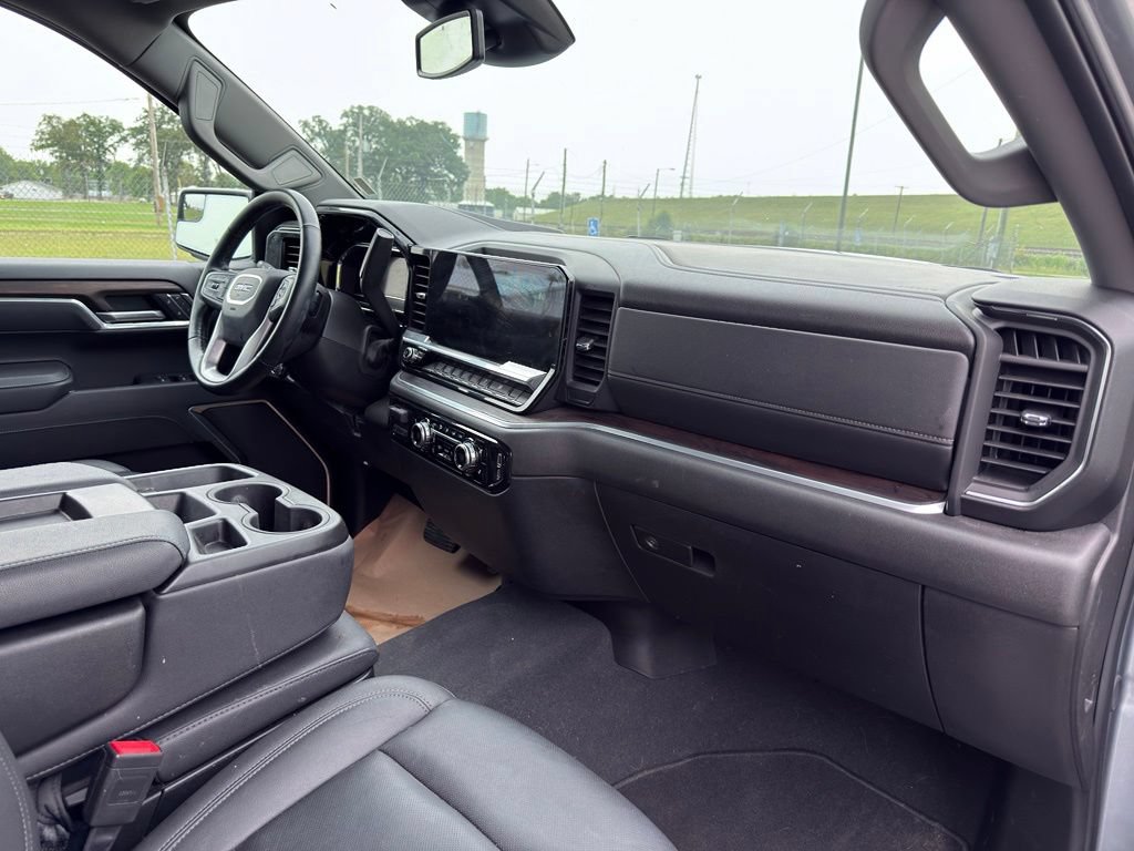 Used 2025 GMC Sierra 1500 SLT AWD/4WD image 32