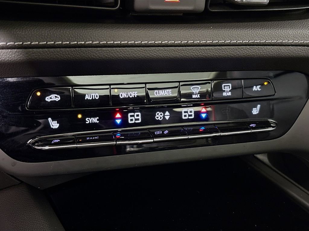 Certified 2023 Buick Envision Essence w/ Sport Touring Package image 20