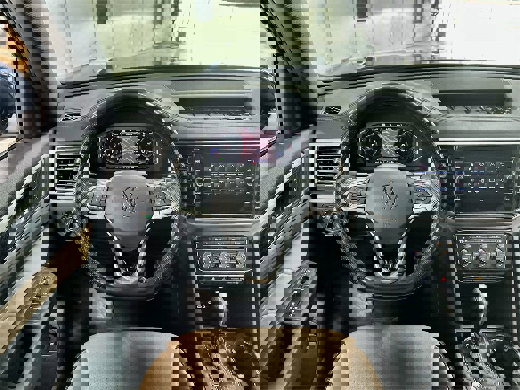 Used 2022 Volkswagen Atlas Cross Sport SEL R-Line image 18