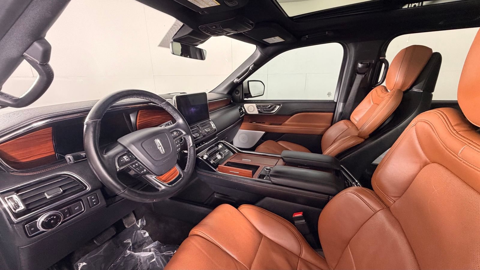 Used 2021 Lincoln Navigator L Reserve AWD/4WD image 10
