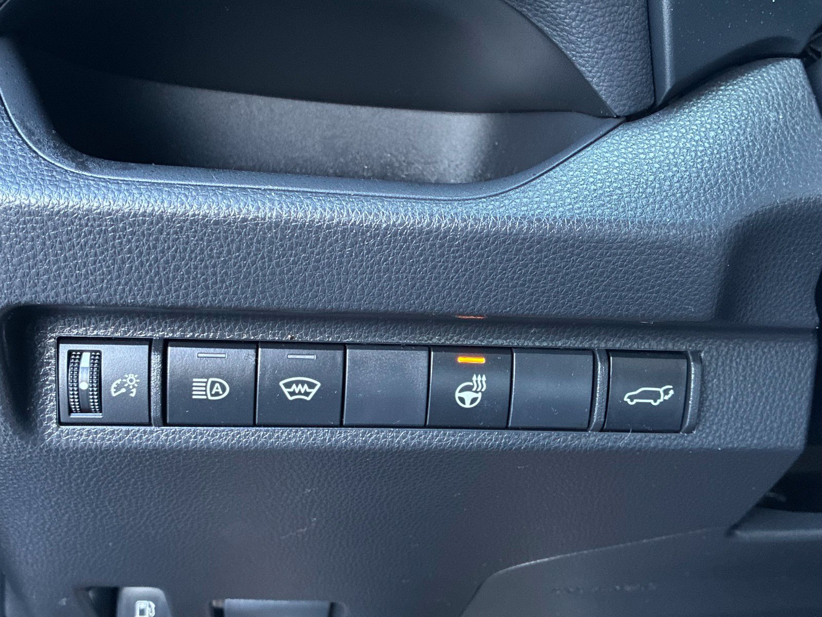 Used 2024 Toyota RAV4 SE w/ Weather & Moonroof Package AWD/4WD image 26