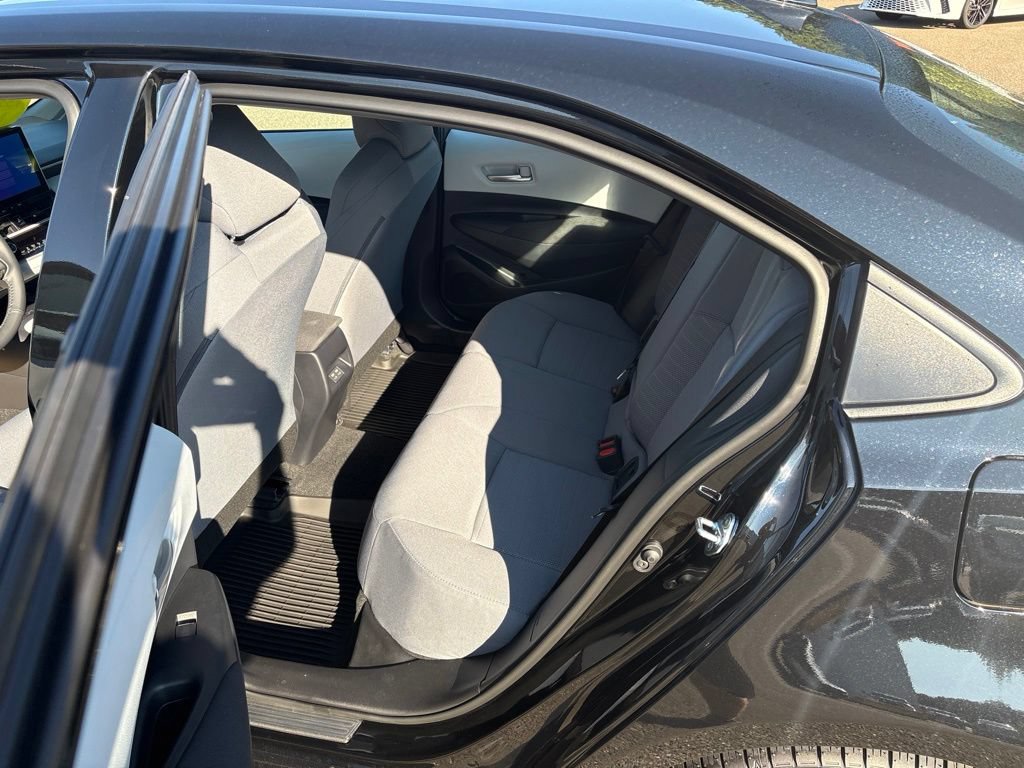 Certified 2026 Toyota Corolla SE w/ SE Package FWD image 15
