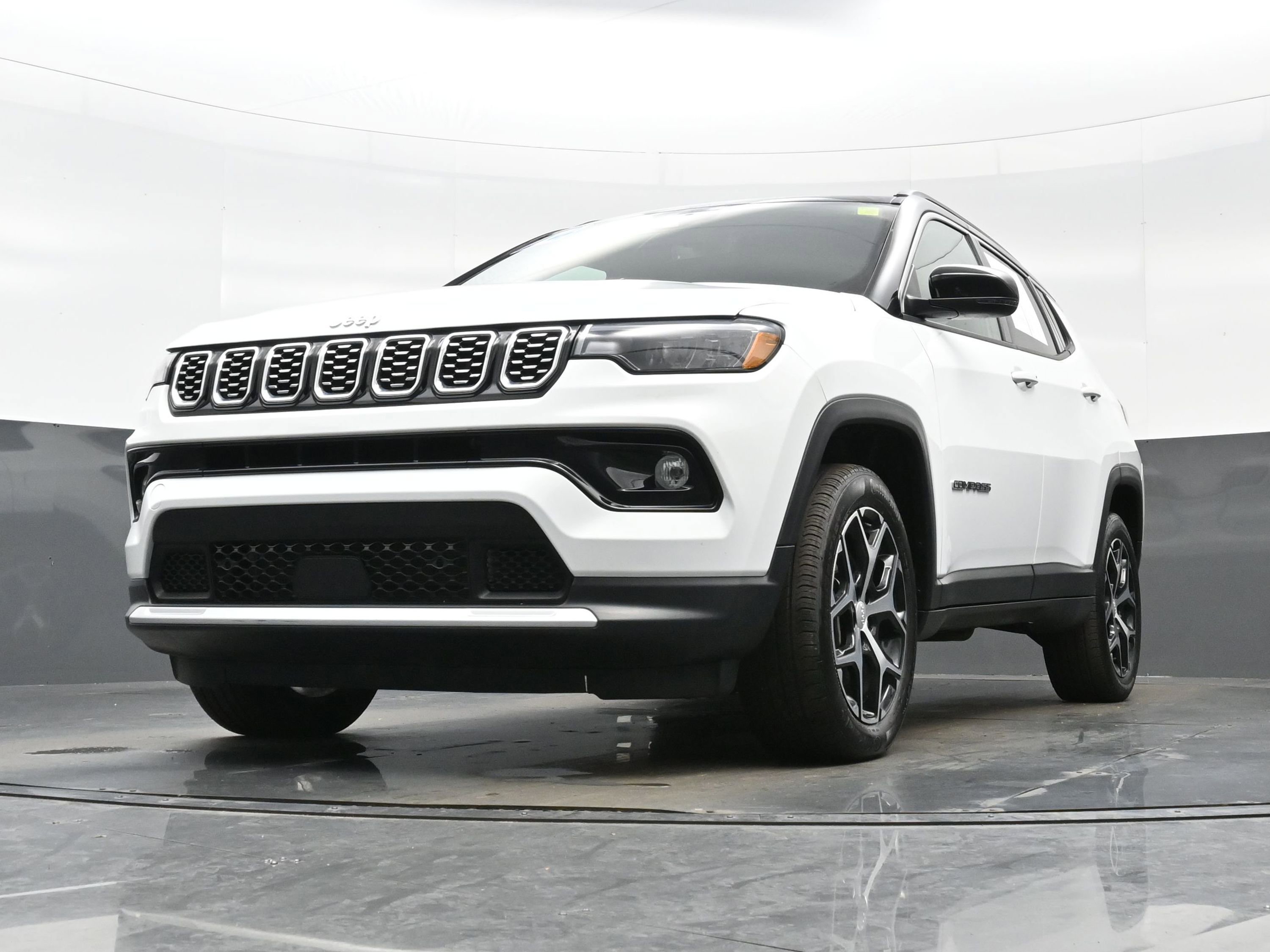 Used 2024 Jeep Compass Limited image 25