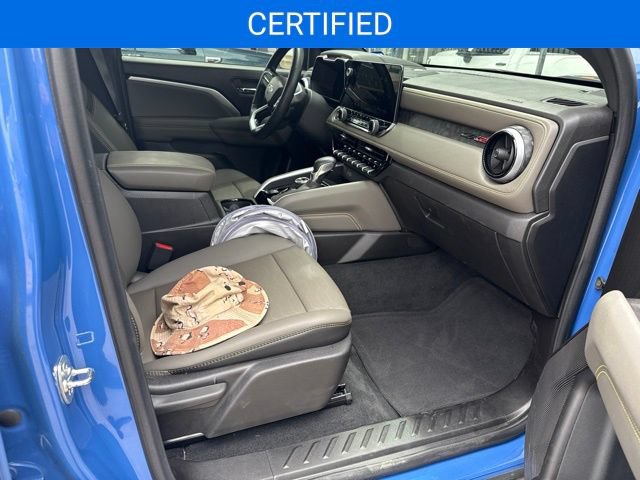 Used 2025 Chevrolet Colorado ZR2 w/ Technology Package AWD/4WD image 11