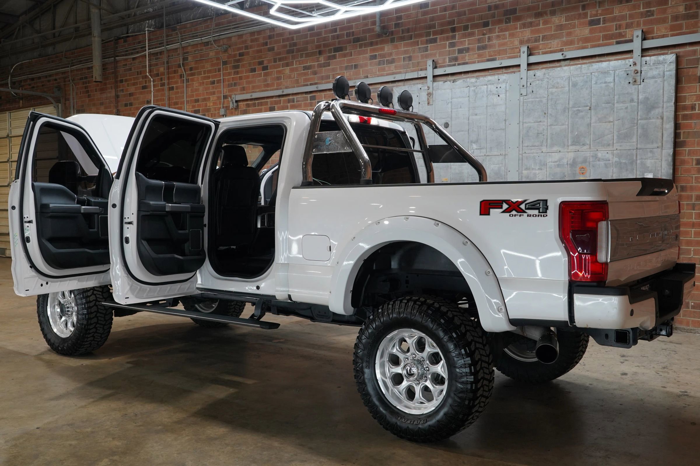 Used 2019 Ford F350 Platinum w/ Platinum Ultimate Package AWD/4WD image 28