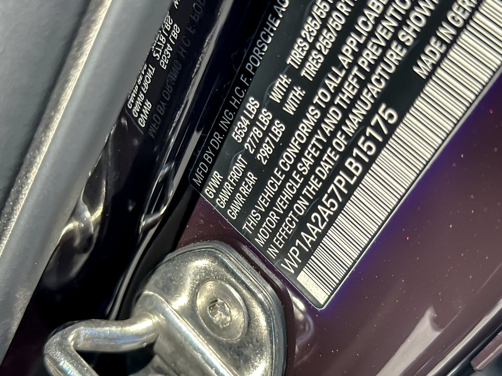 Certified 2023 Porsche Macan AWD/4WD image 29