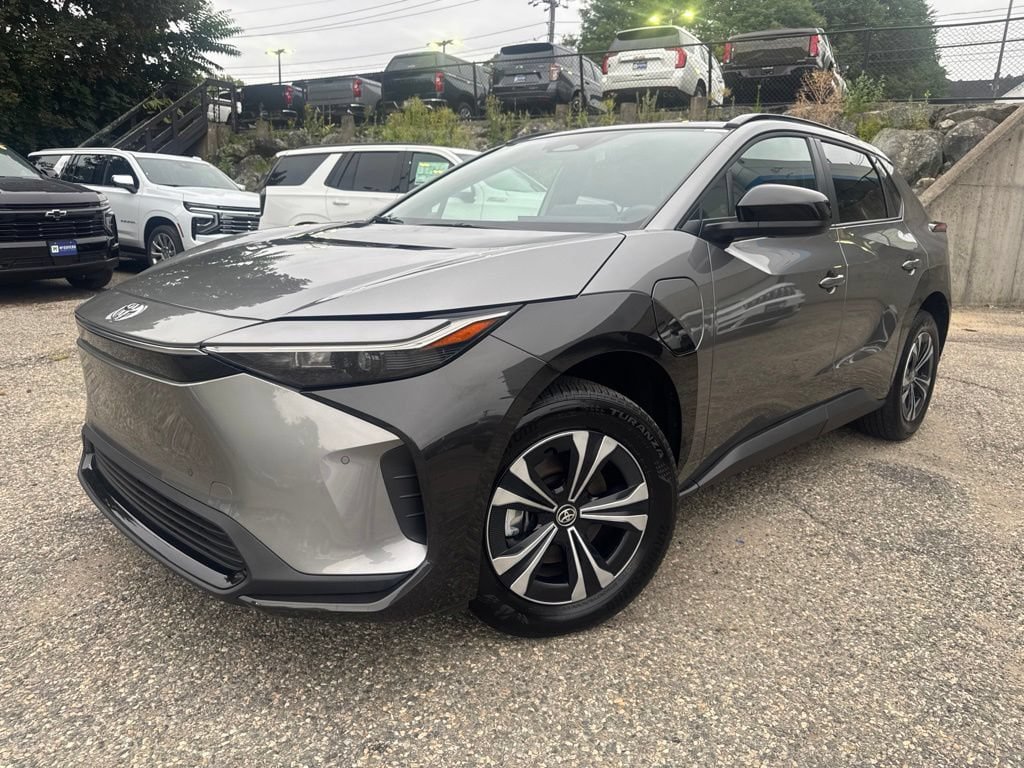 Used 2025 Toyota bZ4X AWD w/ Weather Package image 2