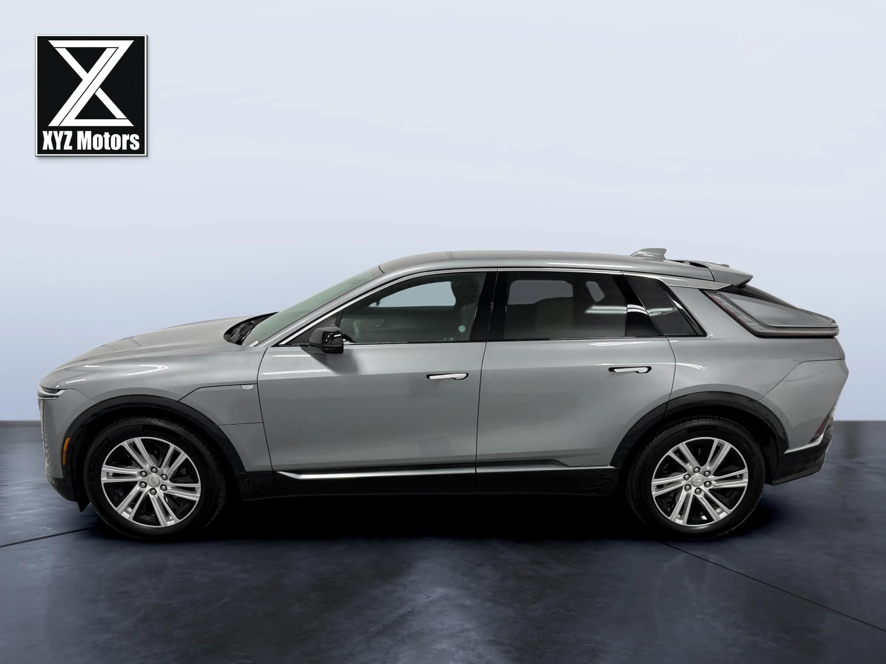 Used 2024 Cadillac Lyriq Tech RWD image 3
