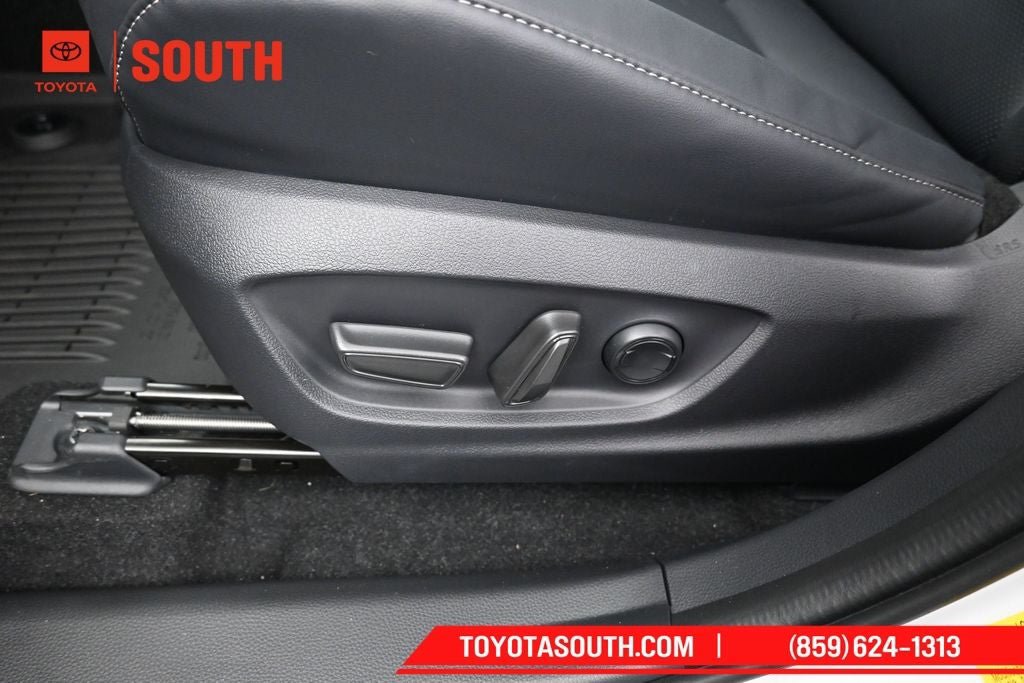 New 2026 Toyota Crown Platinum AWD/4WD image 27