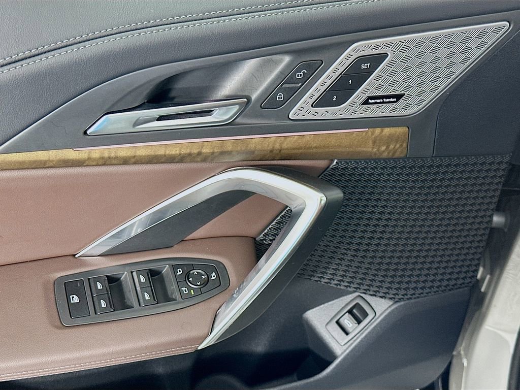 Used 2025 BMW X1 xDrive28i w/ Premium Package image 17