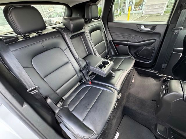 Used 2025 Ford Escape Platinum AWD/4WD image 29