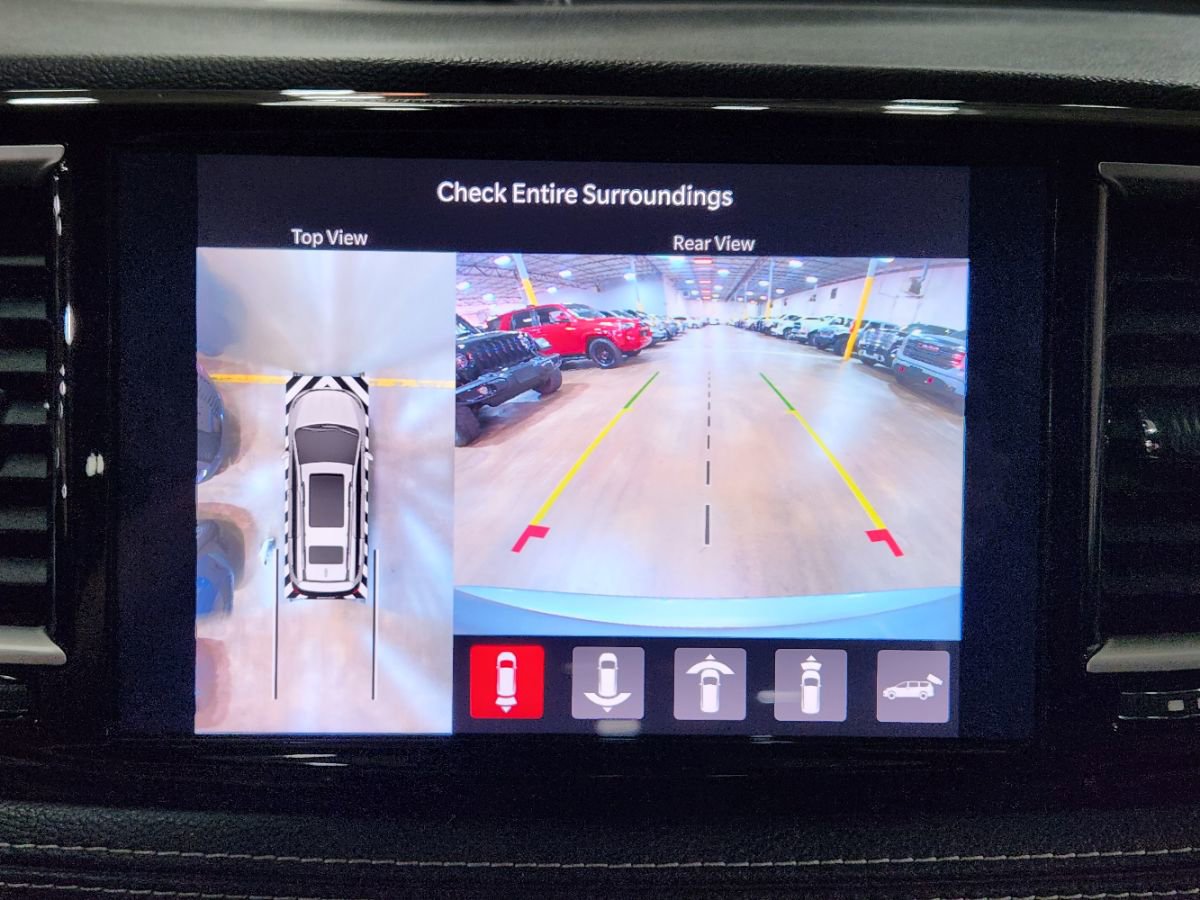 Used 2021 Chrysler Pacifica Touring-L w/ S Appearance Package image 38