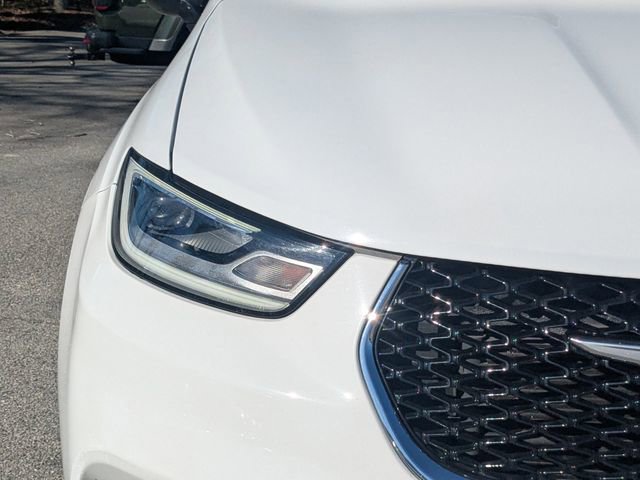 Used 2024 Chrysler Pacifica Limited image 11