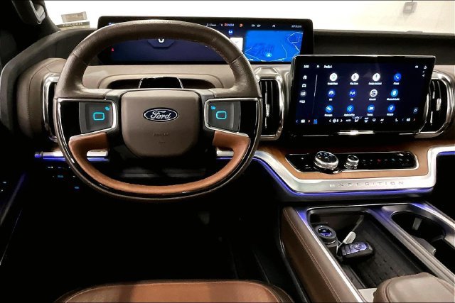 Used 2025 Ford Expedition King Ranch AWD/4WD image 6