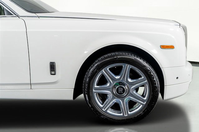 Used 2016 Rolls-Royce Phantom Sedan image 6