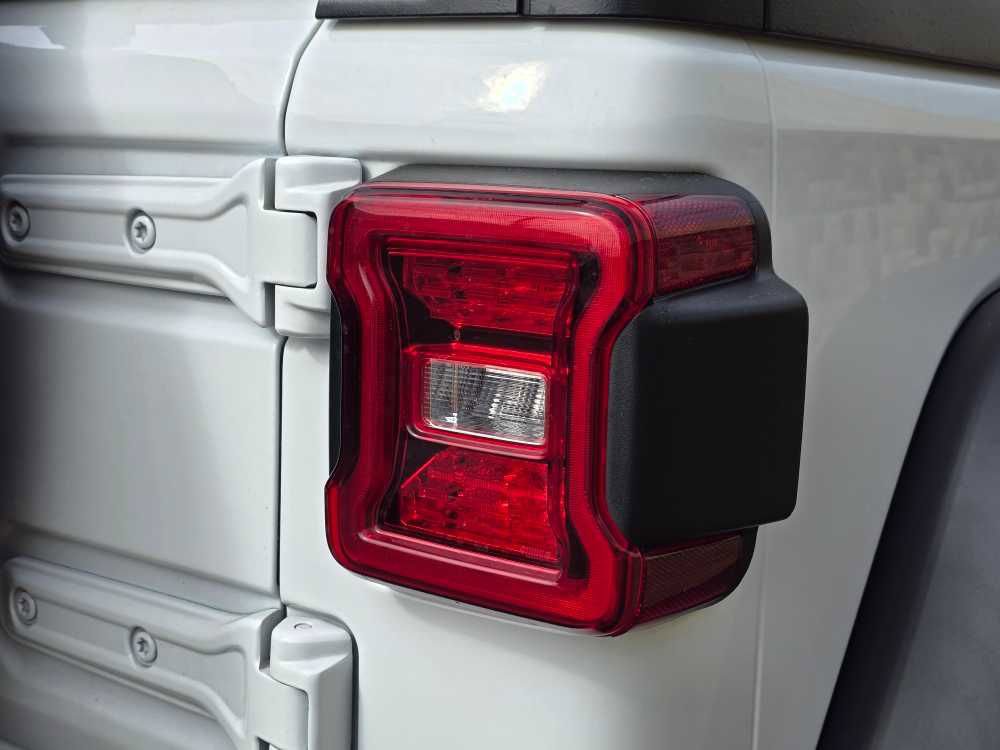 Used 2024 Jeep Wrangler Unlimited Rubicon 4xe image 13